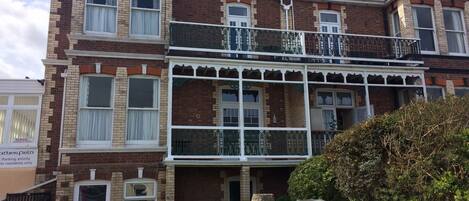 Atherfield Apartments
