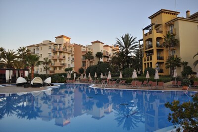 Marriott Marbella Beach Resort - 2 Schlafzimmer - 2 Bäder. Für 6 Personen