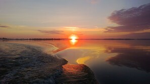 Sonnenaufgang hinterm Haus