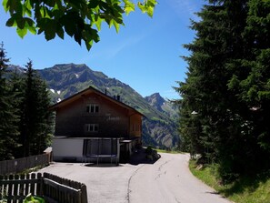 tolle Lage mit atemberaubendem Blick auf die Bergwelt