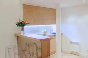 Kitchen 1: Fully equipped (1)