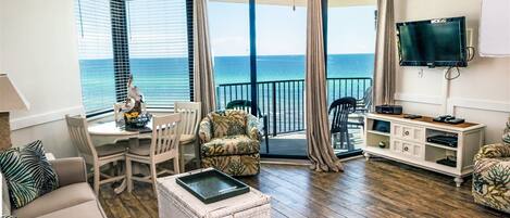 Beautiful View when entering the Living Room. Lindy box replaced with table.
