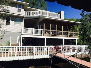 4 Bedroom home, private dock and 4 decks! Outside bar. 
