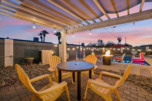 Plenty of games in the backyard including a ring toss, Pop-A-Shot basketball & various pool floats.