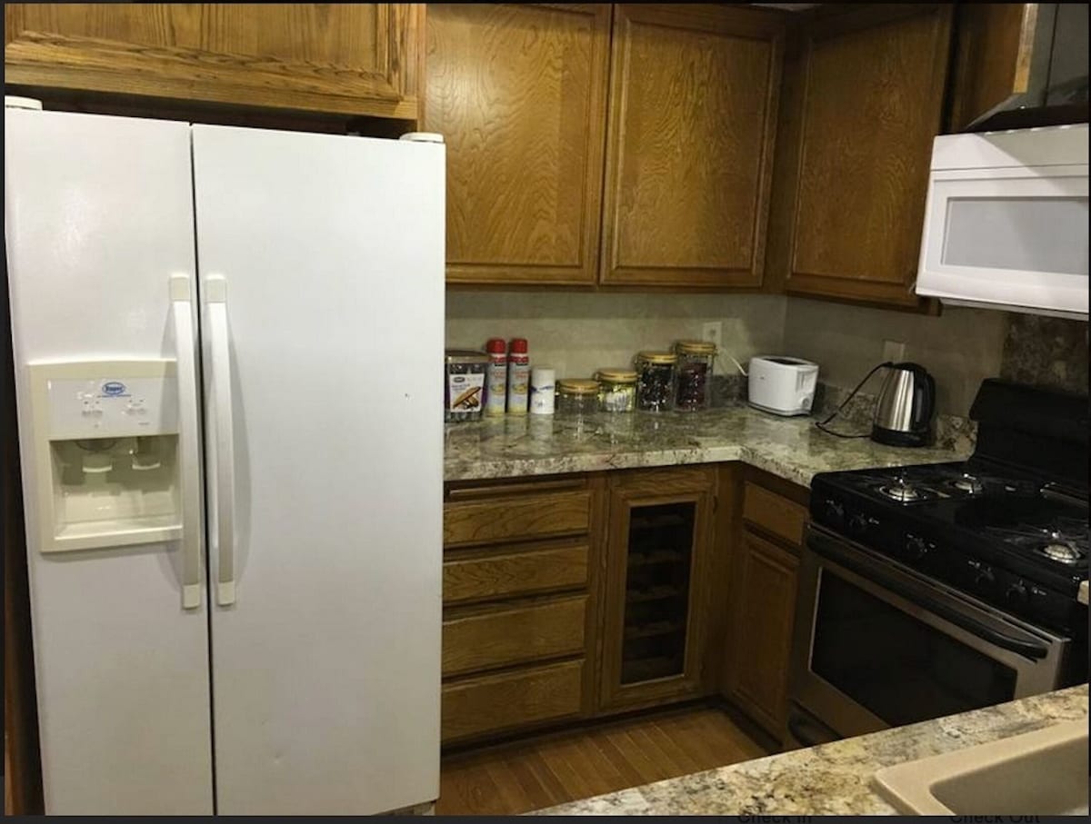 Spacious Beautiful Home, Perfect For Getaways With Family