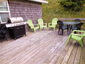 Large Deck for Enjoying with Outdoor Seating