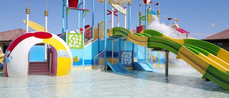 Enjoy full access to private water park and lazy river