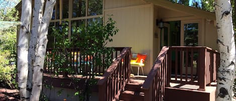 Front deck with beautiful views of San Francisco Peaks!