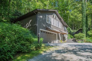 Vale Cottage nestled in the woods