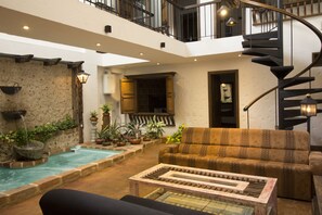 Indoor spa tub