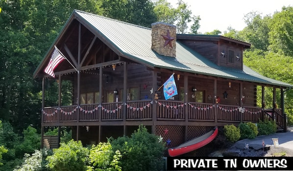 THE ABSOLUTE BEST CABIN!!!