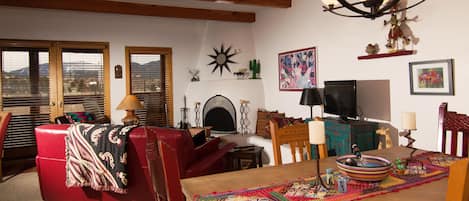 Living/Dining area with view of mountains