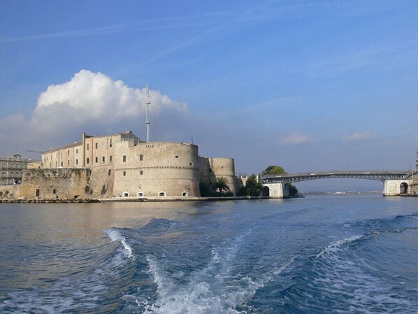 Taranto, Castello Aragonese and turning bridge, just 10 minutes walk from home