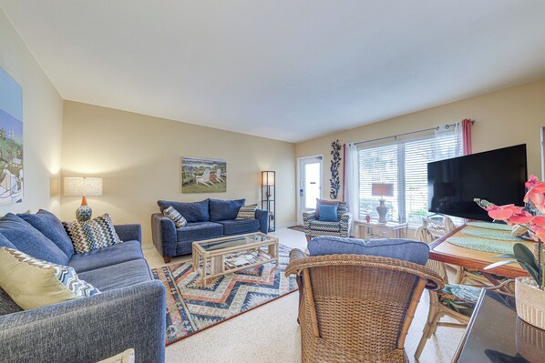 Fort Lauderdale Vacation Rental | 1BR | 1BA | 550 Sq Ft | 3 Steps to Enter