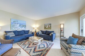 Living Room | Free WiFi | Air Conditioning