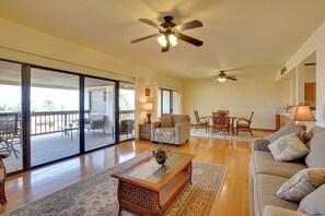 Living Room | Free WiFi | Cable TV | Sleeper Sofa