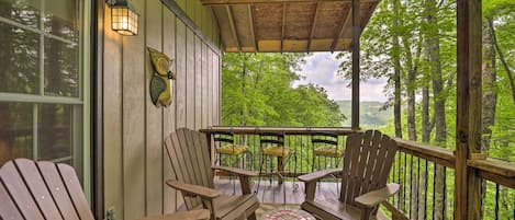 Beech Mountain Vacation Rental | 4BR | 3.5BA | Stairs Required | 1,700 Sq Ft