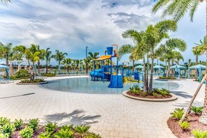 Kids Water Splash Pad and Slides