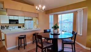 Dining / kitchen
