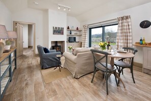 The Barn at Reedsford - open-plan living area