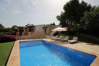 Schöne, sehr private Villa in Bon Aire, Alcudia wih Pool und Meerblick 