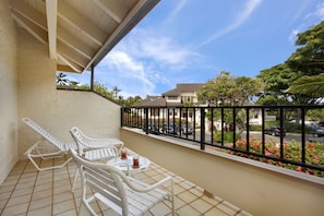 2nd Balcony Lanai - Kahala 824