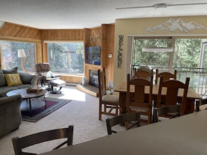 living/dining area