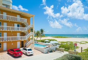 DIRECTLY ON THE BEACH CONDO 12