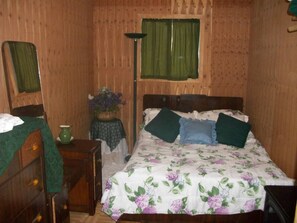2nd bedroom with double bed