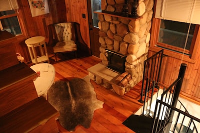 Creekside Cabin Getaway