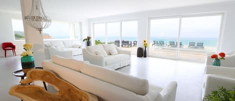 living room, sea view
