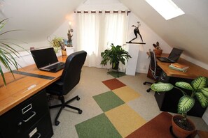 Office with fast reliable wifi