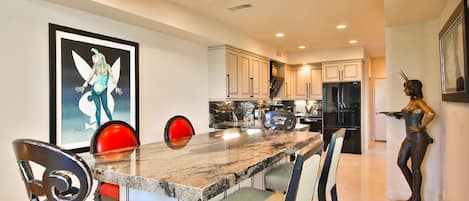 Kitchen and dinning area are perfect for entertaining 