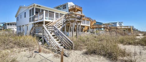 Exterior - Oceanfront / Beach Access