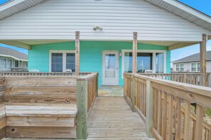 Exterior Oceanfront / Walkway