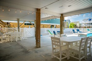 Sitting / Pool Area