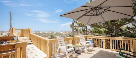 Walkway / Oceanfront Deck