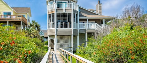 Exterior - Oceanfront / Walkway to the Beach Access