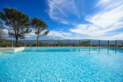 Top Toskana Wohnung mit Pool in der Nähe von Florenz In Chianti, WIFI, eingezäunter Garten, VIEW 