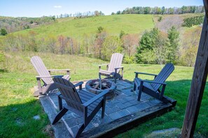 Perfect fire pit setup for making Mountain Memories...