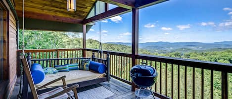 Beech Mountain Vacation Rental | 4BR | 3.5BA | 3,000 Sq Ft | Steps to Access