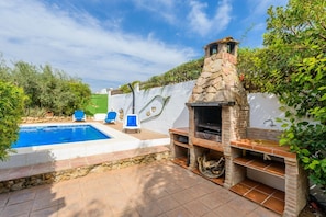 Ideal Villa for Families with Fireplace | Cubo's Holiday Homes