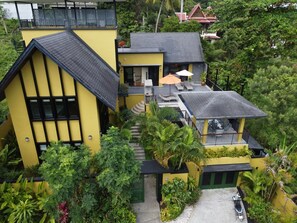 Elegant Villa with ocean view Sunrise Roof Terrace