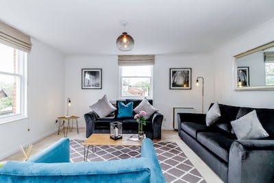 ★ Stylish Duplex apartment in St Clements, Oxford with roof terrace - sleeps 5 ★