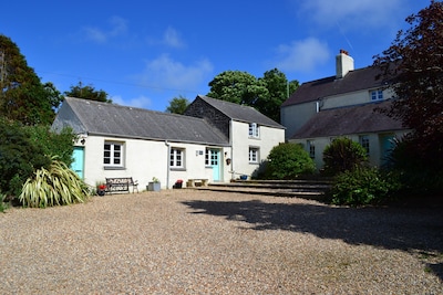 Cottage in Pembrokeshire National Park . Close to beaches, coast paths, castles.