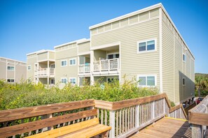 OIBV 400 Building / Walkway