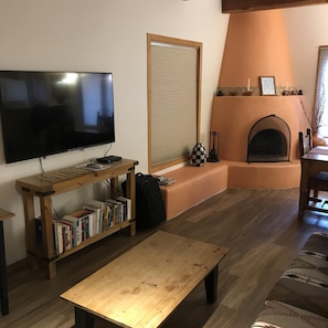 Living room, TV, firplace