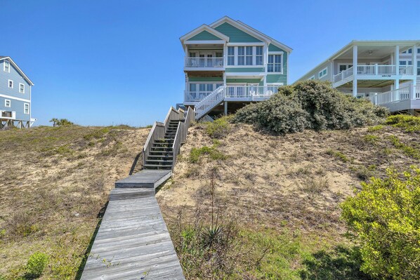 Exterior - Oceanfront / Walkway to the Public Beach Access