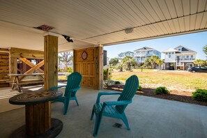 Patio / Picnic Tabe - Under the House