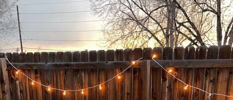 Gas fire pit to cozy around for a glass of wine and gorgeous Colorado sunset!